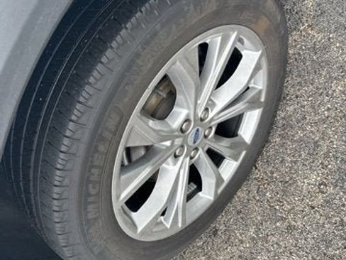 Certified 2023 Ford Explorer XLT w/ Equipment Group 202A image 21