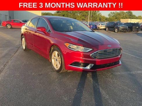 Used 2018 Ford Fusion SE w/ Fusion SE Technology Package FWD image 2