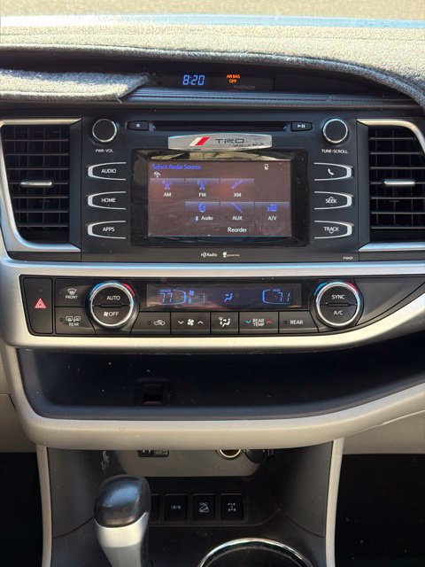 Used 2015 Toyota Highlander Plus AWD/4WD image 16