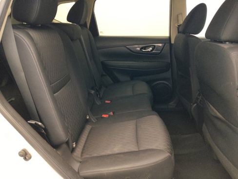 Used 2018 Nissan Rogue S AWD/4WD image 19