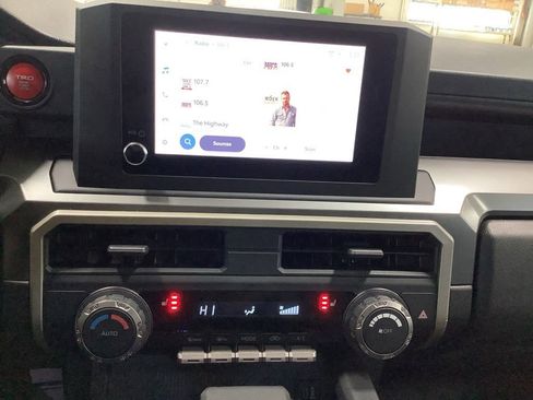 Used 2024 Toyota Tacoma TRD Off-Road image 15