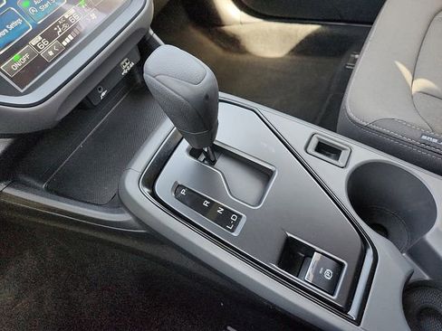 Certified 2025 Subaru Crosstrek 2.0i image 25