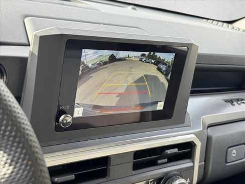 Certified 2025 Toyota Tacoma SR5 AWD/4WD image 14
