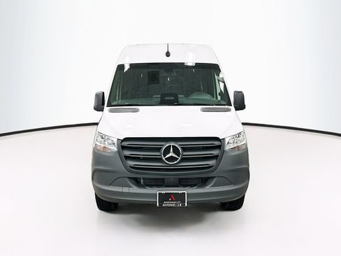 Used 2025 Mercedes-Benz Sprinter 2500 image 2
