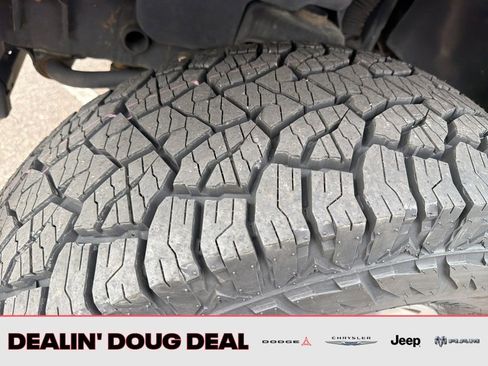 Used 2018 Jeep Wrangler Rubicon w/ Power Convenience Group image 23