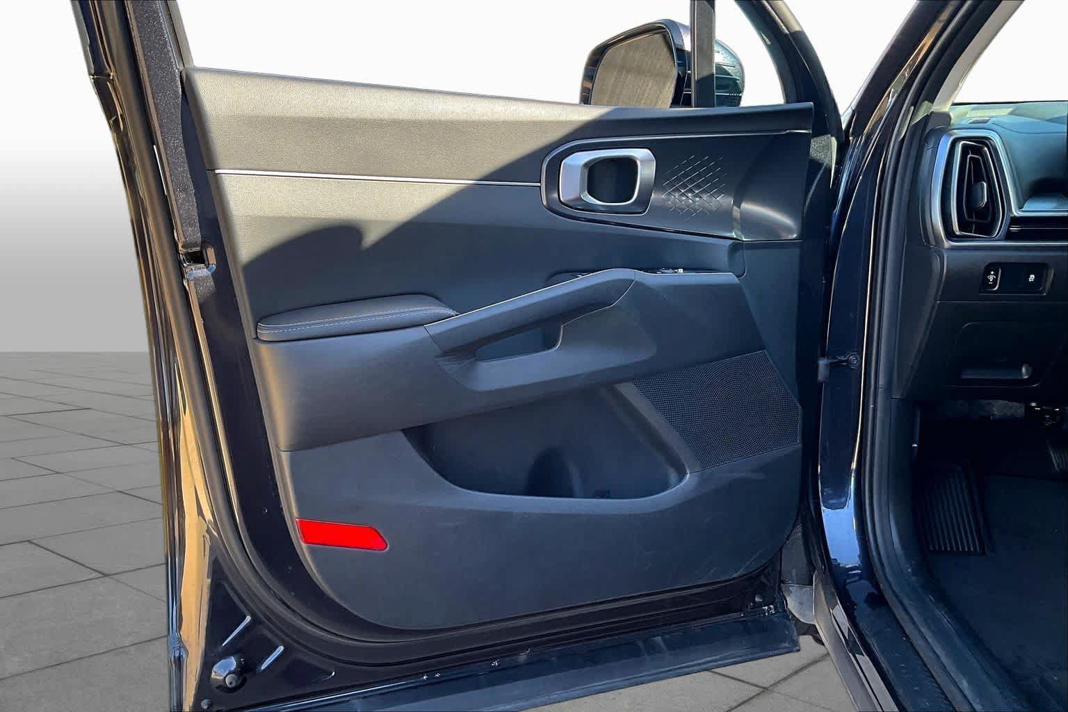 Used 2025 Kia Sorento S FWD image 23