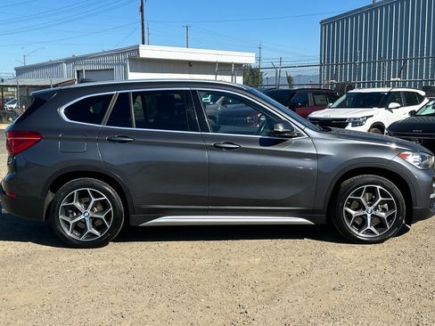 Used 2019 BMW X1 xDrive28i w/ Convenience Package AWD/4WD image 3