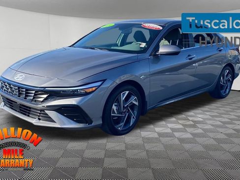 Used 2024 Hyundai Elantra SEL w/ Convenience Package image 4