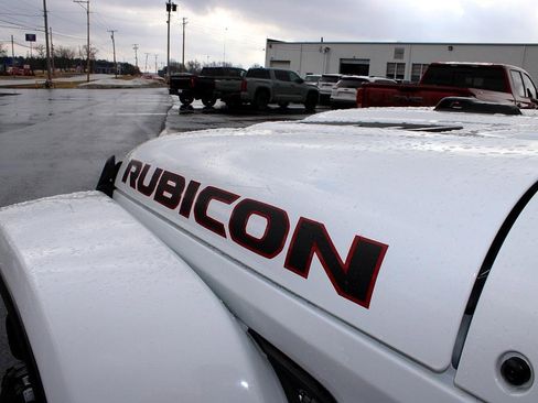 Used 2022 Jeep Wrangler Unlimited Rubicon w/ LED Lighting Group image 12