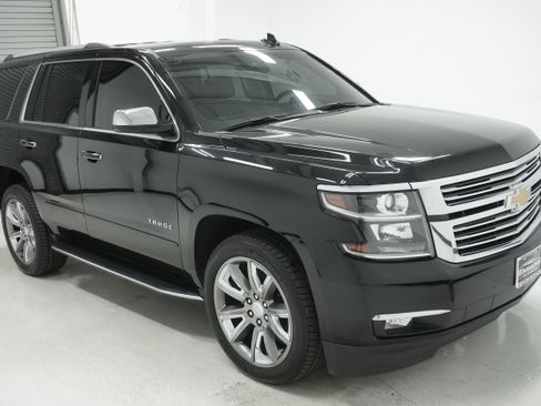 Used 2019 Chevrolet Tahoe Premier AWD/4WD image 3