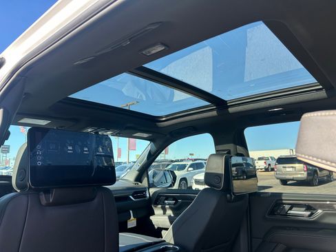 New 2026 GMC Yukon XL Elevation w/ Elevation Premium Package image 19