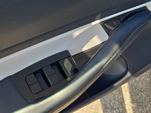 Used 2018 Tesla Model 3 Mid Range image 13