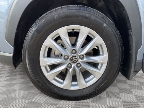 Used 2022 Toyota Corolla Cross LE w/ Moonroof Package AWD/4WD image 14
