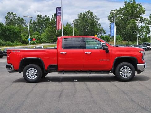 Used 2024 Chevrolet Silverado 2500 LTZ w/ LTZ Convenience Package AWD/4WD image 2