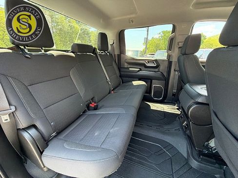 Used 2023 Chevrolet Silverado 1500 LT AWD/4WD image 18