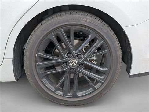 Used 2025 Toyota Camry SE image 3