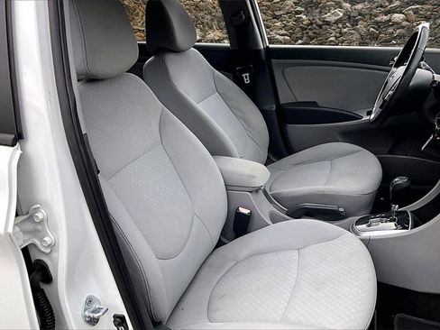 Used 2012 Hyundai Accent SE image 7