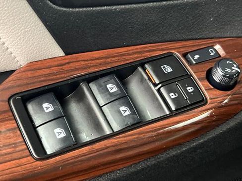 Certified 2019 Toyota Sienna Limited image 13