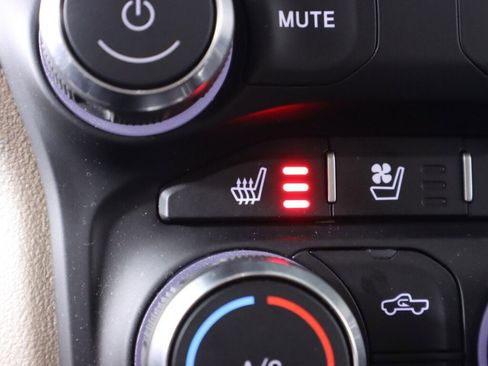 Used 2020 RAM 1500 Laramie image 24