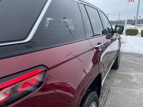Used 2025 Jeep Grand Cherokee Summit image 22