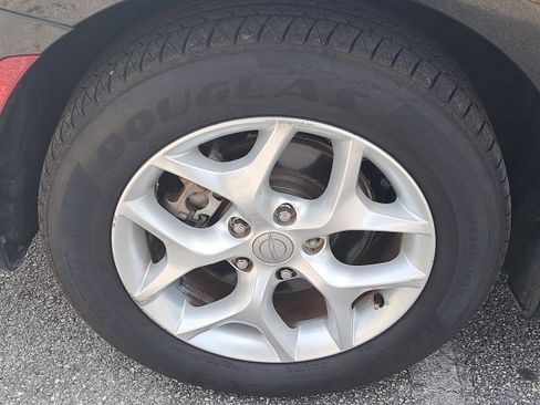 Used 2017 Chrysler Pacifica Touring Plus w/ Tire & Wheel Group image 7