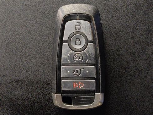 Used 2020 Ford Explorer XLT w/ Equipment Group 202A RWD image 32