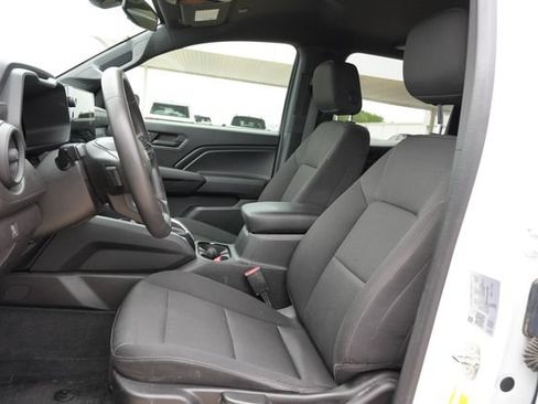 Used 2023 Chevrolet Colorado W/T AWD/4WD image 17