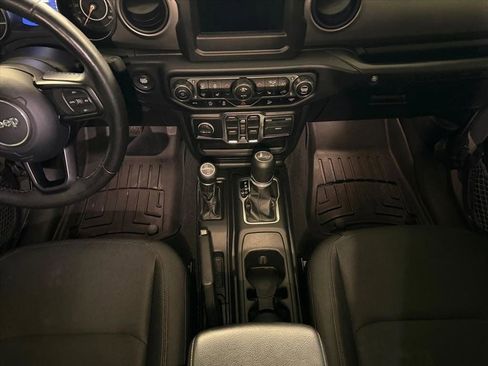 Used 2020 Jeep Wrangler Unlimited Willys image 16