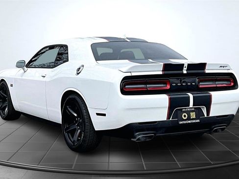Used 2018 Dodge Challenger SRT image 4