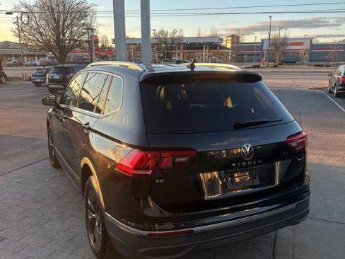 Used 2022 Volkswagen Tiguan SE image 10