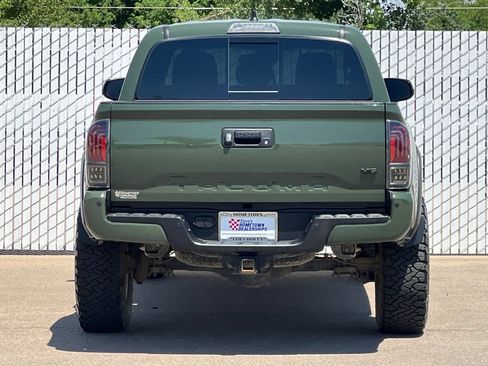 Used 2022 Toyota Tacoma TRD Off-Road w/ Technology Package AWD/4WD image 5