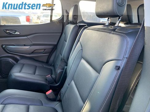 Used 2019 GMC Acadia SLT image 13