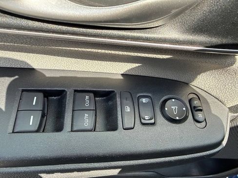 Used 2018 Honda CR-V EX image 16