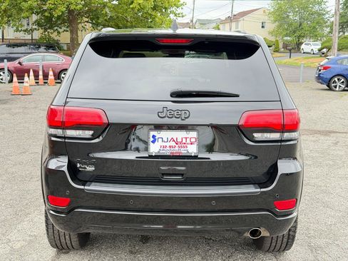 Used 2021 Jeep Grand Cherokee Laredo X AWD/4WD image 5