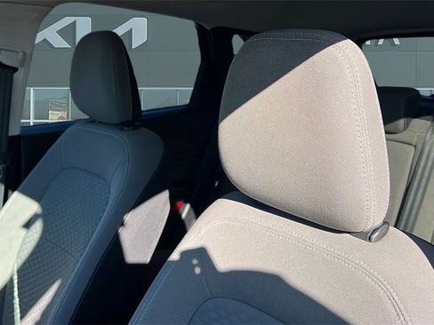 Used 2022 Ford Escape SE w/ SE Sport Appearance Package image 12