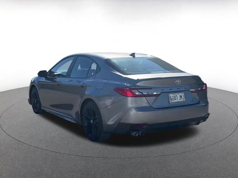 Used 2025 Toyota Camry SE image 11