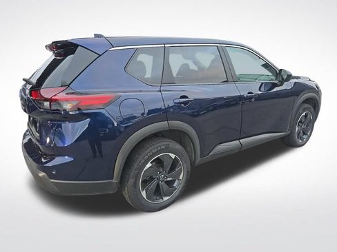 Used 2025 Nissan Rogue SV AWD/4WD image 2