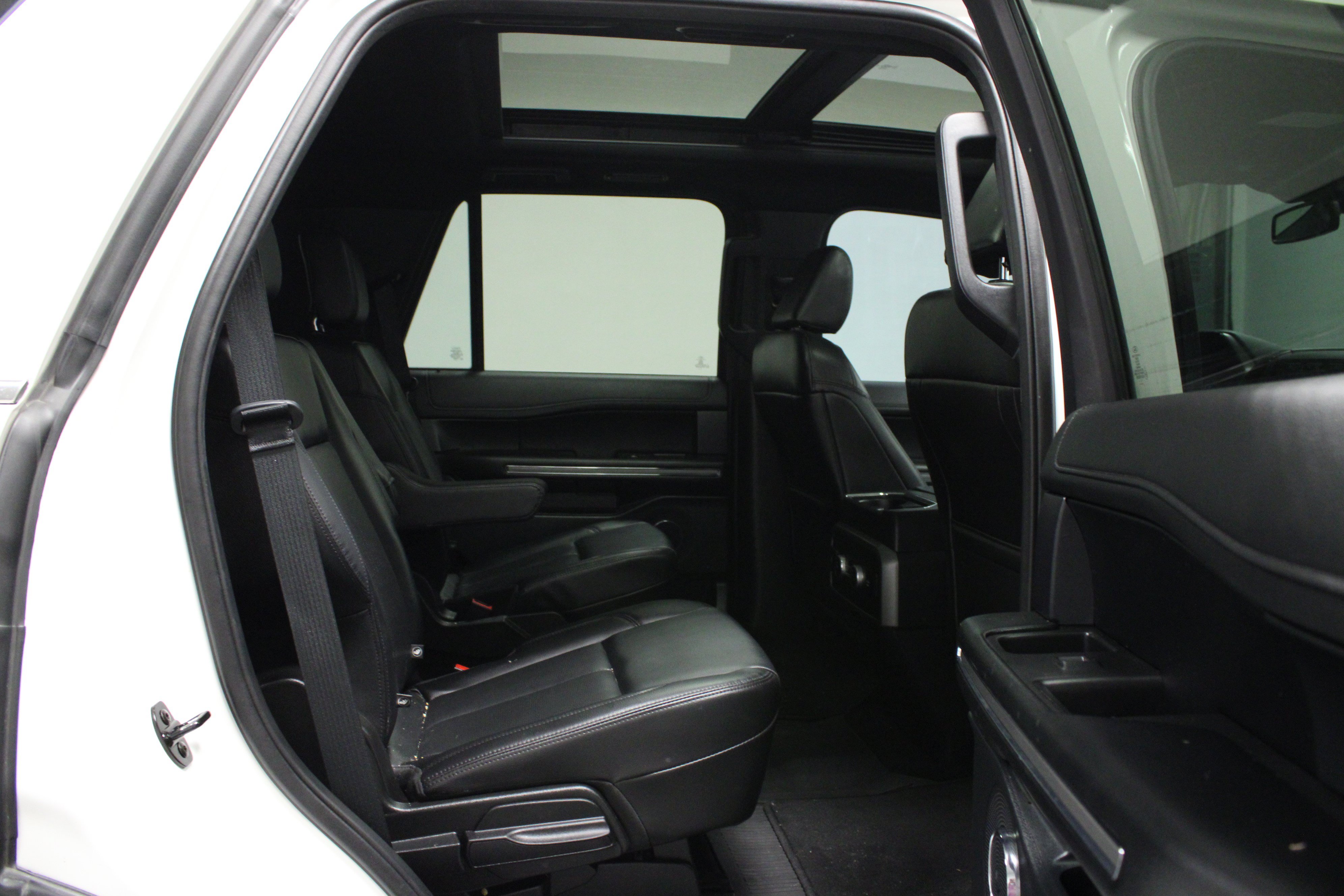 Used 2021 Ford Expedition XLT RWD image 16