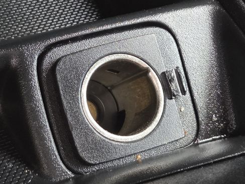 Used 2013 Ford Fusion Energi SE FWD image 4