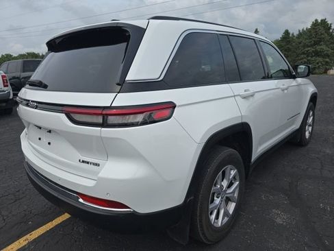 Used 2022 Jeep Grand Cherokee Limited w/ Trailer Tow Prep Group (B) AWD/4WD image 7