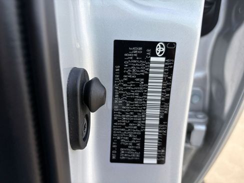 Used 2025 Toyota Corolla LE image 27