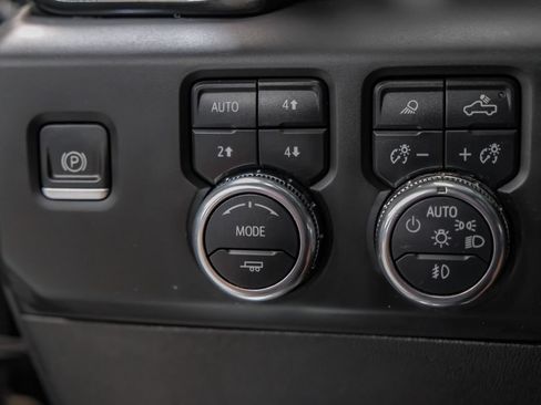 Used 2024 GMC Sierra 2500 AT4 w/ AT4 Premium Plus Package AWD/4WD image 29