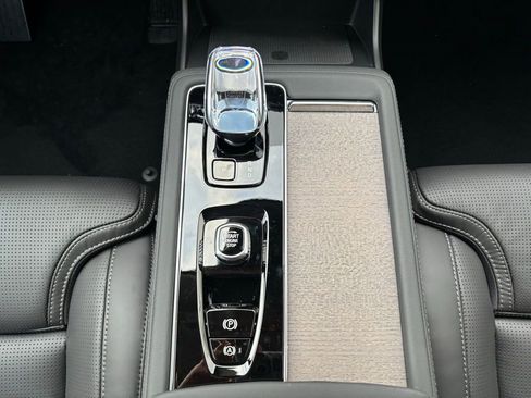 New 2026 Volvo XC90 B6 Ultra w/ Protection Package AWD/4WD image 13