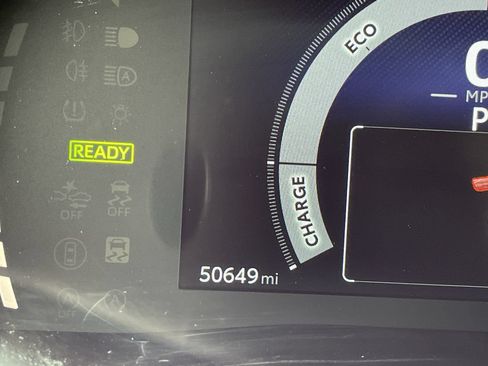 Used 2025 Toyota Camry SE w/ Convenience Package FWD image 31