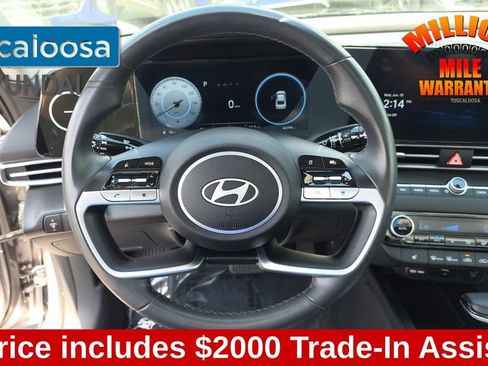 Used 2025 Hyundai Elantra Limited FWD image 16