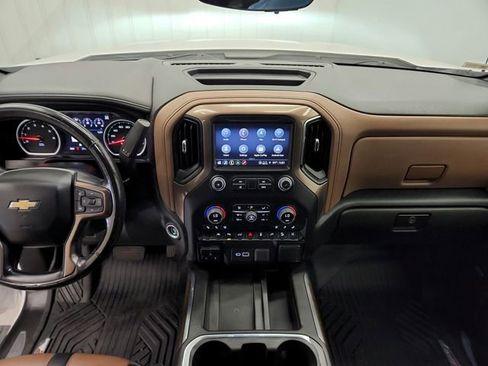 Used 2022 Chevrolet Silverado 1500 High Country w/ Technology Package AWD/4WD image 25