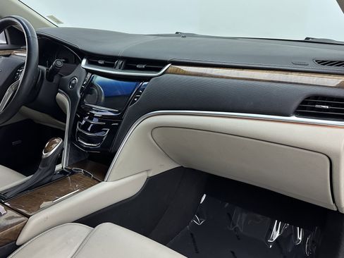 Used 2019 Cadillac XTS Luxury image 32