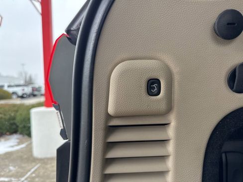 Used 2015 Jeep Grand Cherokee Limited w/ Luxury Group II image 23