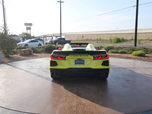 Used 2024 Chevrolet Corvette Stingray Convertible w/ 1LT image 3