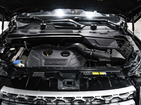 Used 2017 Land Rover Discovery Sport HSE Luxury image 46